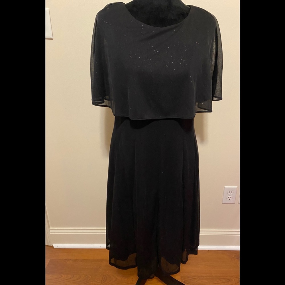 ❤️Gabby Skye Short Sleeve Party Casual Dress Size 14❤️